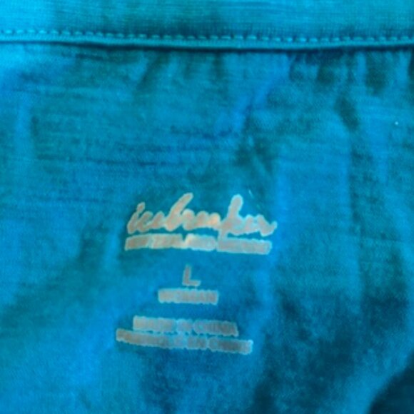 Icebreaker women's golf shirt - Picture 3 of 3